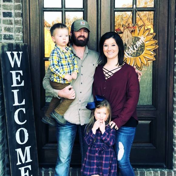 Meet your Posher, Marissa - Picture 1 of 1